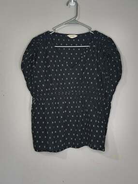 Lucky Brand Short Sleeve V Neck Peasant Blouse Empire Waist Geometric Dash M
